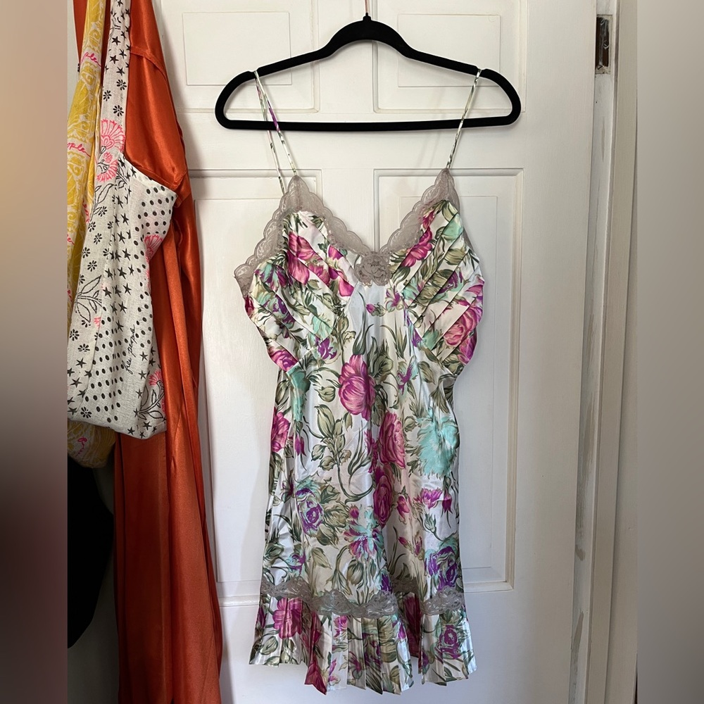 Victoria's Secret Floral Lace Gold Label slip RARE